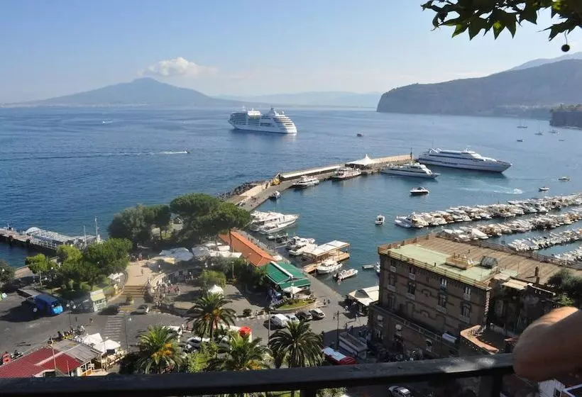 تختخواب و صبحانه Villa Pollio