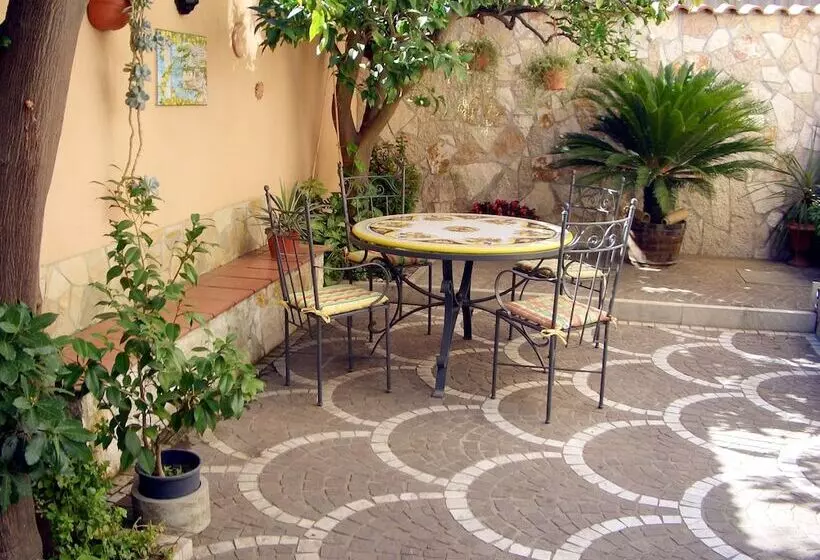 تختخواب و صبحانه Villa Pollio