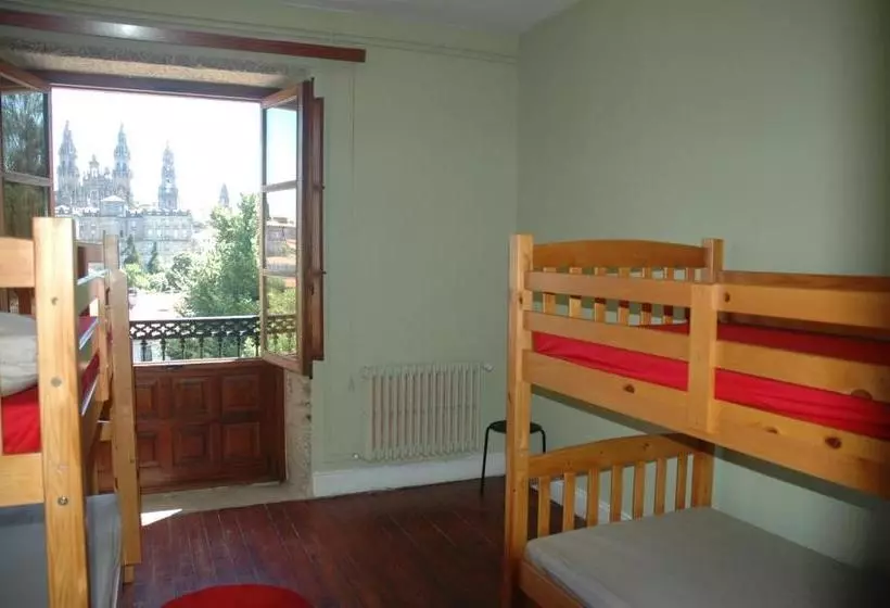 Hostelli Albergue Roots & Boots