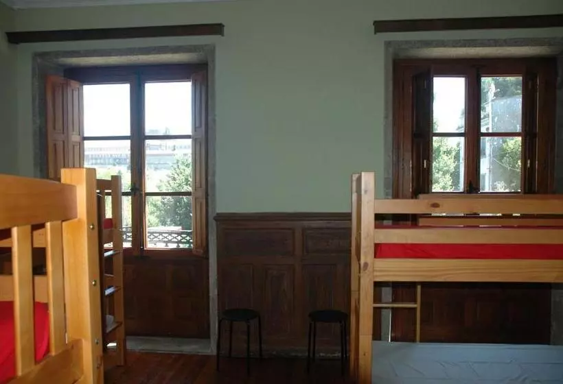 Hostelli Albergue Roots & Boots