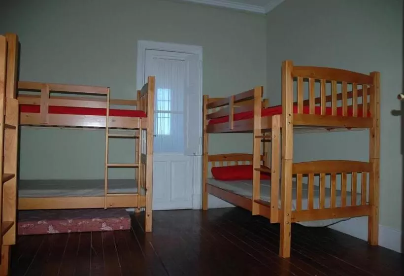 Hostelli Albergue Roots & Boots