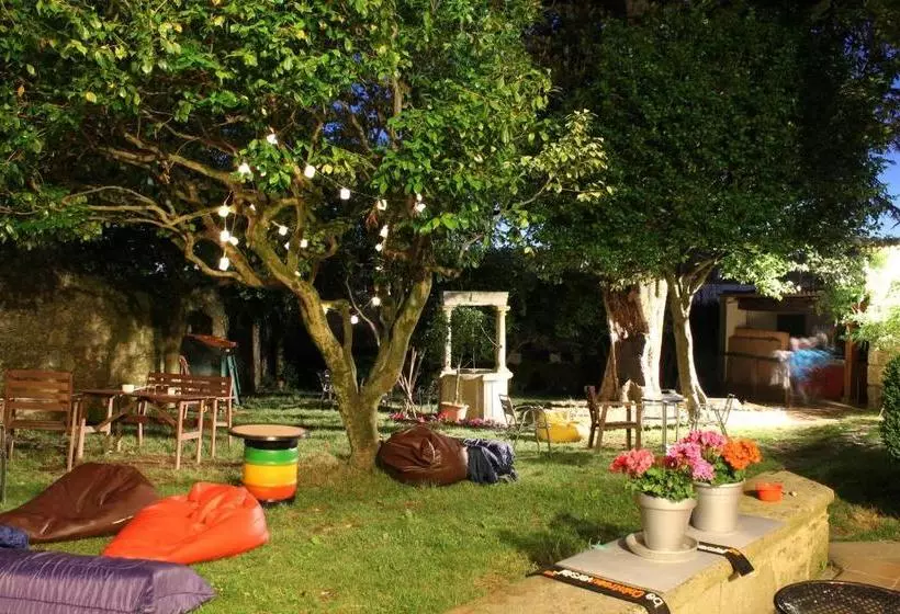 Hostelli Albergue Roots & Boots