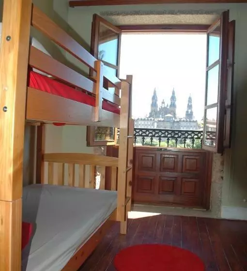 Hostelli Albergue Roots & Boots