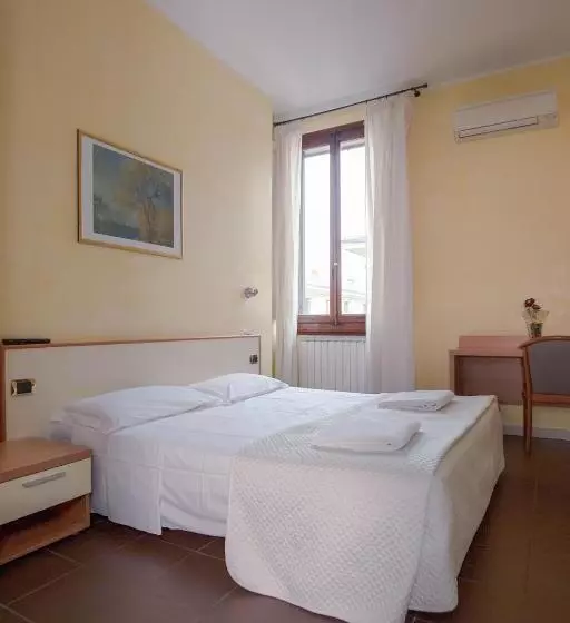 هتل Angelica Firenze