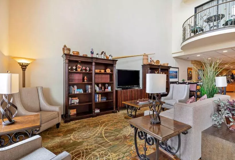 Best Western Plus Swiss Chalet Hotel & Suites