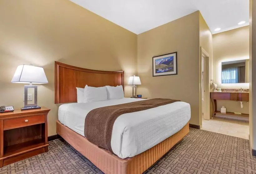 Best Western Plus Swiss Chalet Hotel & Suites