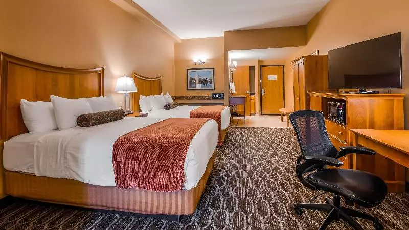 Best Western Plus Swiss Chalet Hotel & Suites