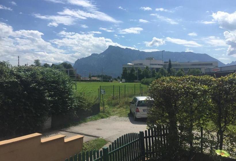 ホテル Haus Kernstock