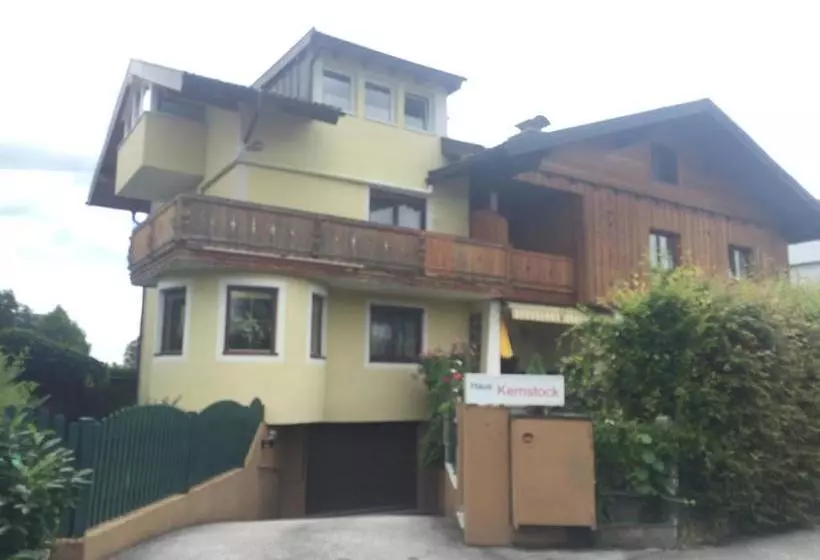 ホテル Haus Kernstock