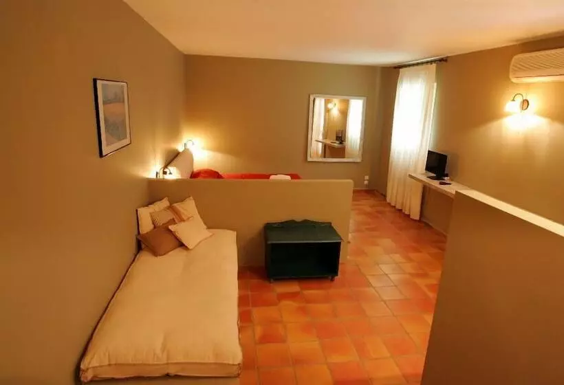 בית מלון כפרי Mounda Beach