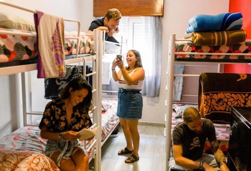 هتل Rising Cock Party Hostel