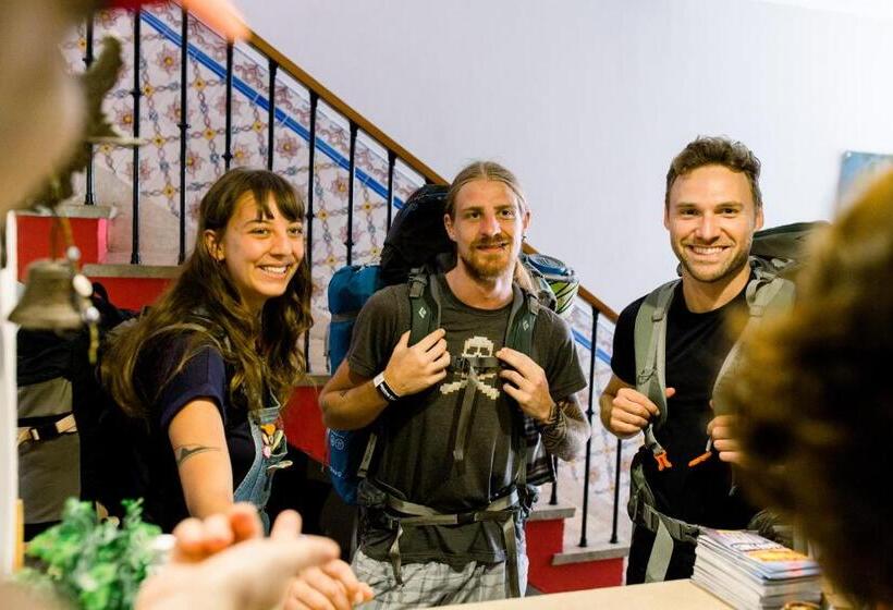 هتل Rising Cock Party Hostel