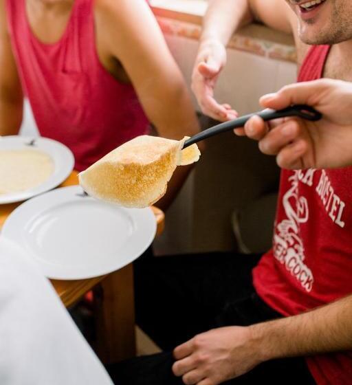 هتل Rising Cock Party Hostel