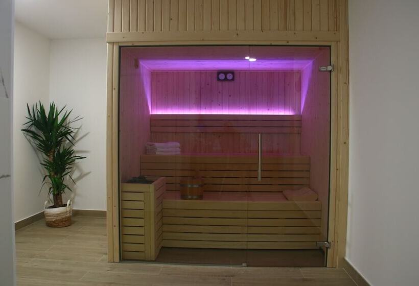 هتل Tossa Beach Center