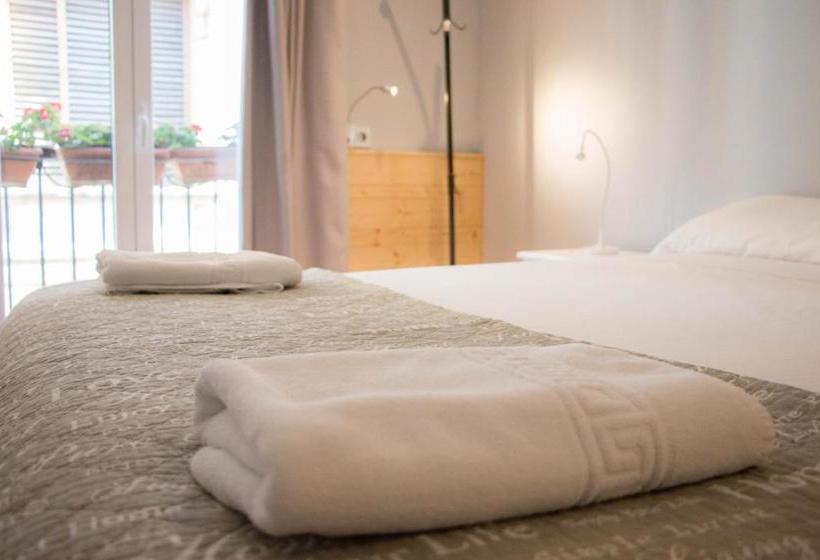 فندق فئة نجمة واحدة Kaixo Rooms