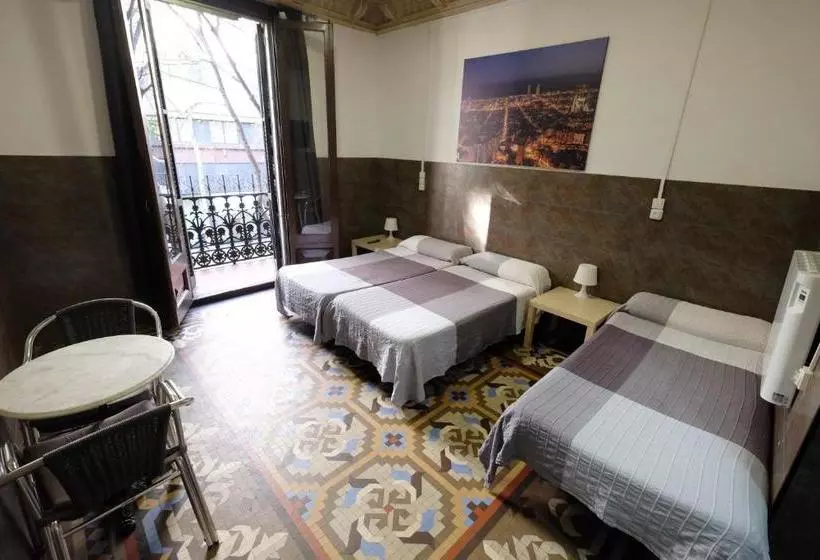 Lenin Hostel Barcelona