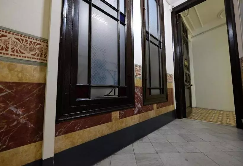 Lenin Hostel Barcelona