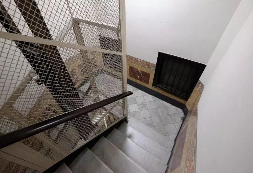 Lenin Hostel Barcelona