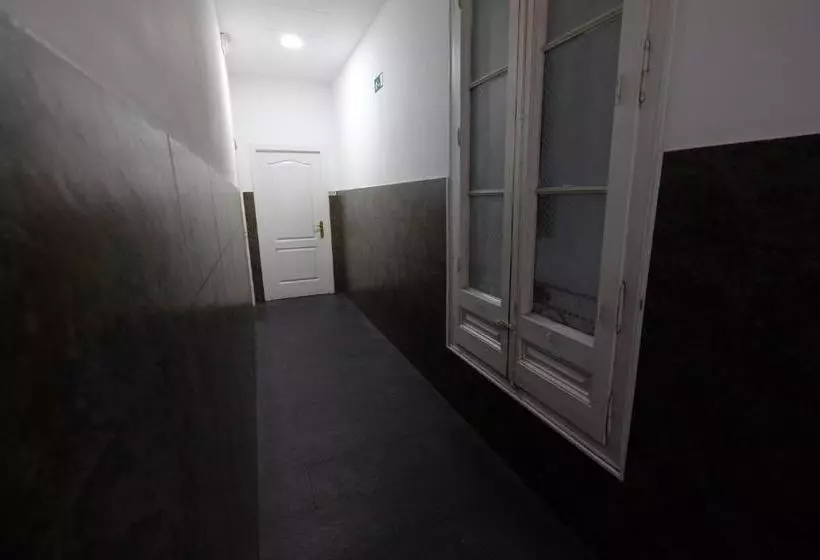 Lenin Hostel Barcelona