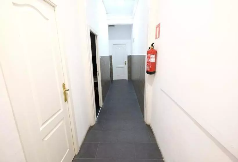 Lenin Hostel Barcelona