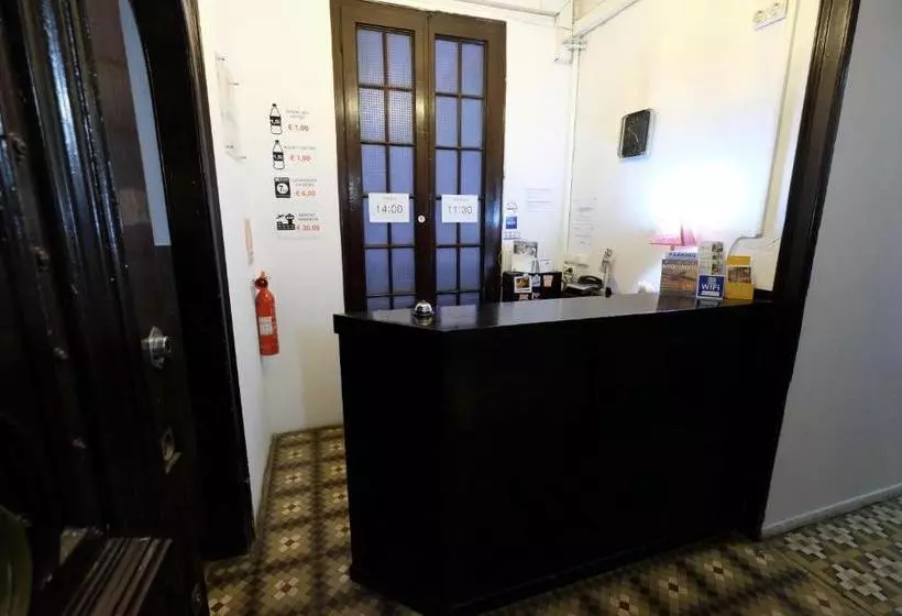 Lenin Hostel Barcelona