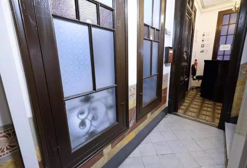 Lenin Hostel Barcelona