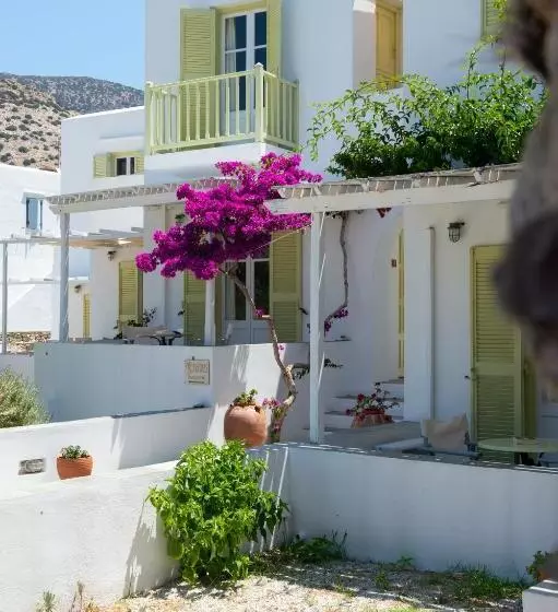 Morpheas Pension Rooms & Apartments