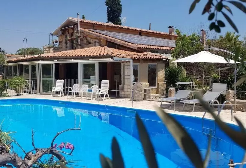 Neeton Noto Bed & Breakfast