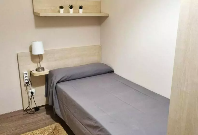 Residencia Universitaria Damia Bonet