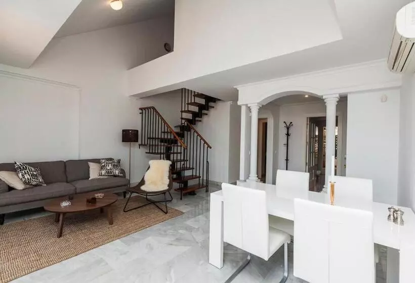 Señorío De Aloha Aparta