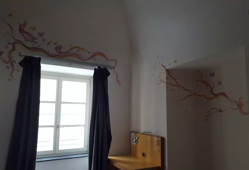 Seven Hostel & Rooms