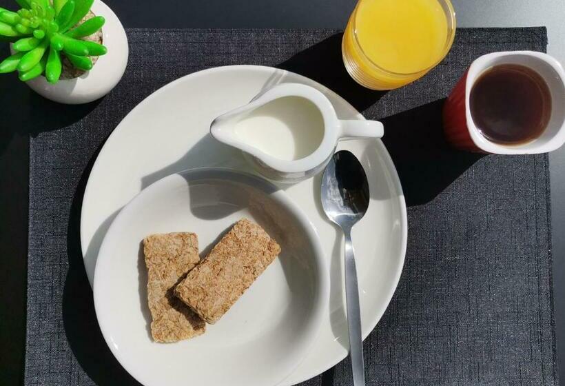 مبيت وإفطار The Raz