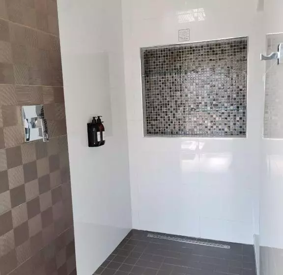 Aamiaismajoitus (B&B) The Raz