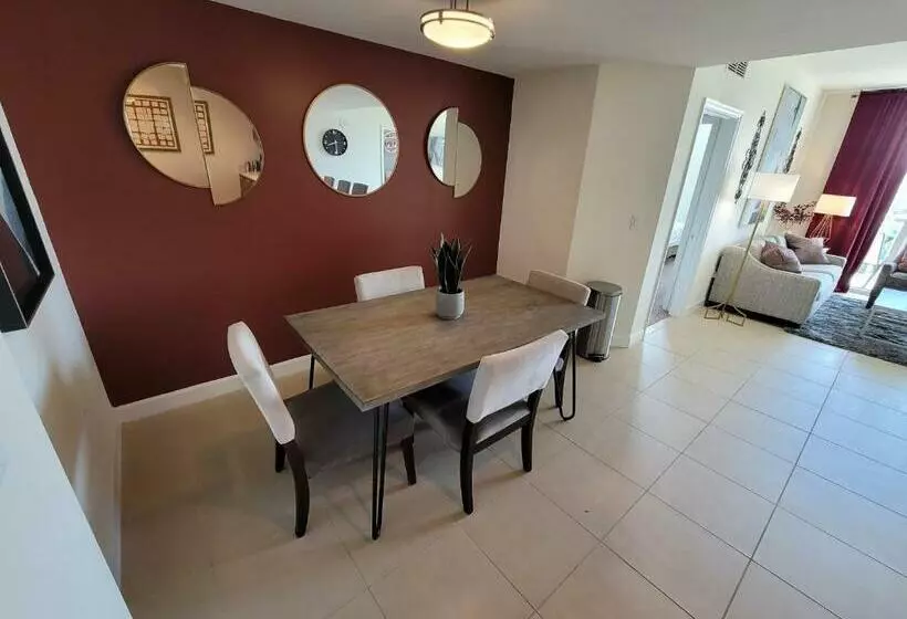 2br2bd, Downtown, Cal King