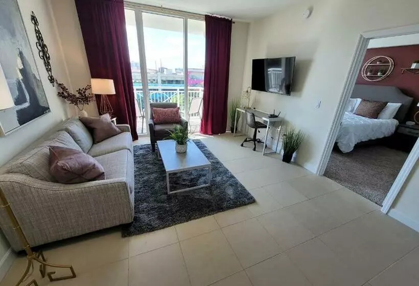 2br2bd, Downtown, Cal King