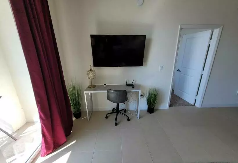 2br2bd, Downtown, Cal King