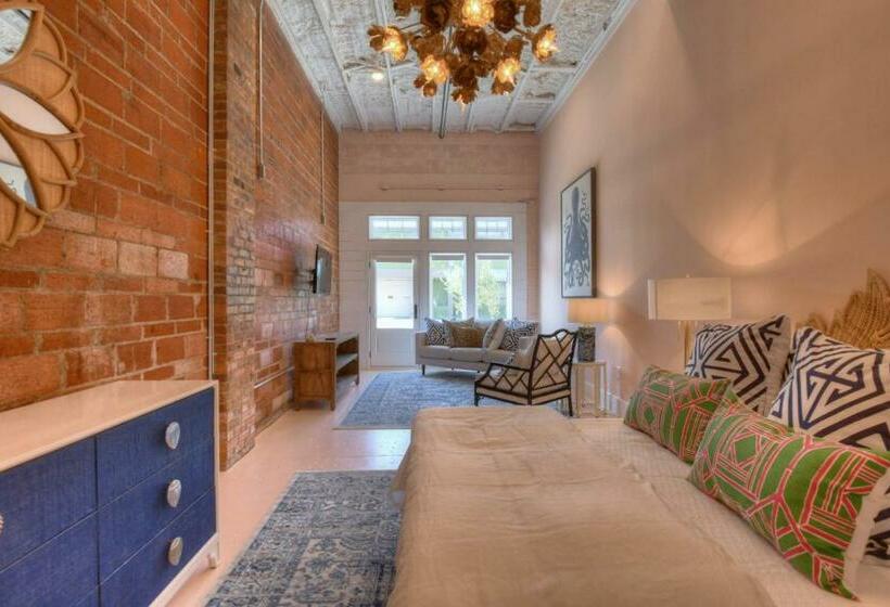 فندق The Pink Room At Emily S On The Island