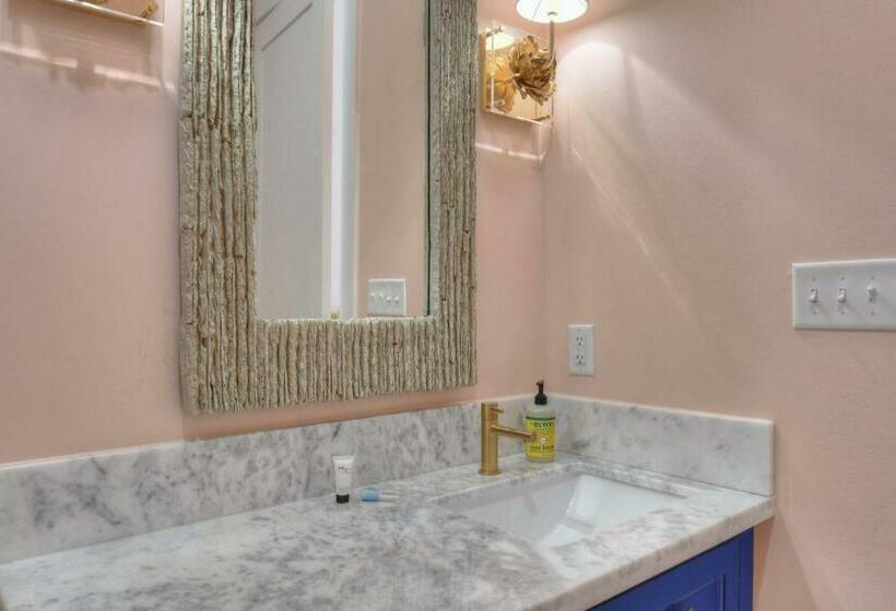 فندق The Pink Room At Emily S On The Island