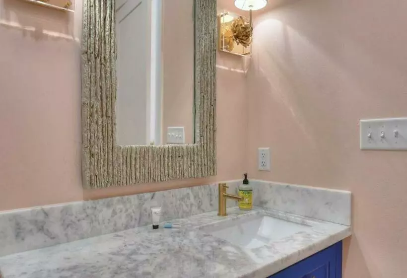 ホテル The Pink Room At Emily S On The Island