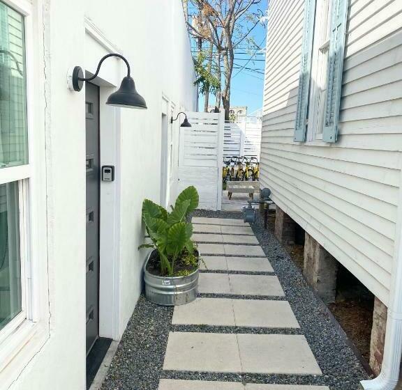 فندق The Pink Room At Emily S On The Island