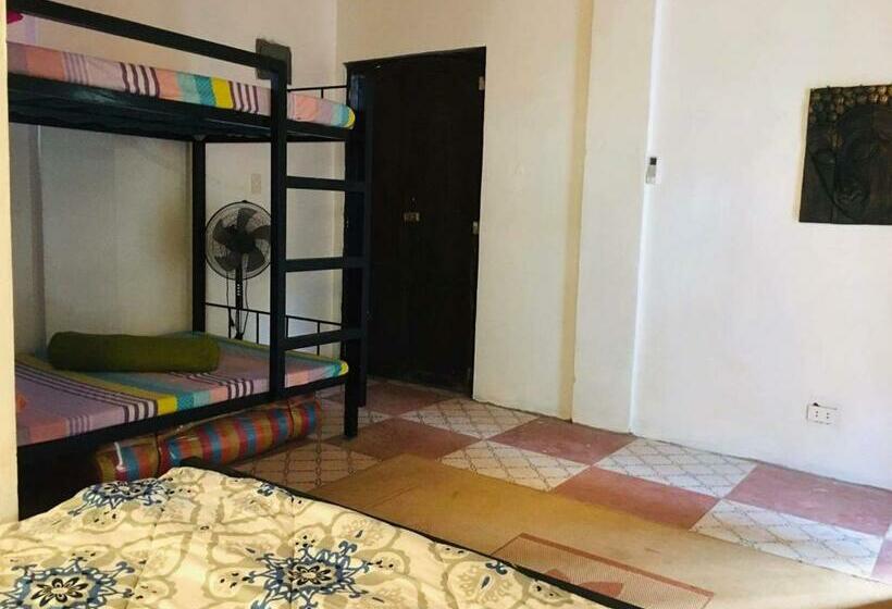 Otel Half Moon Village And Beach House