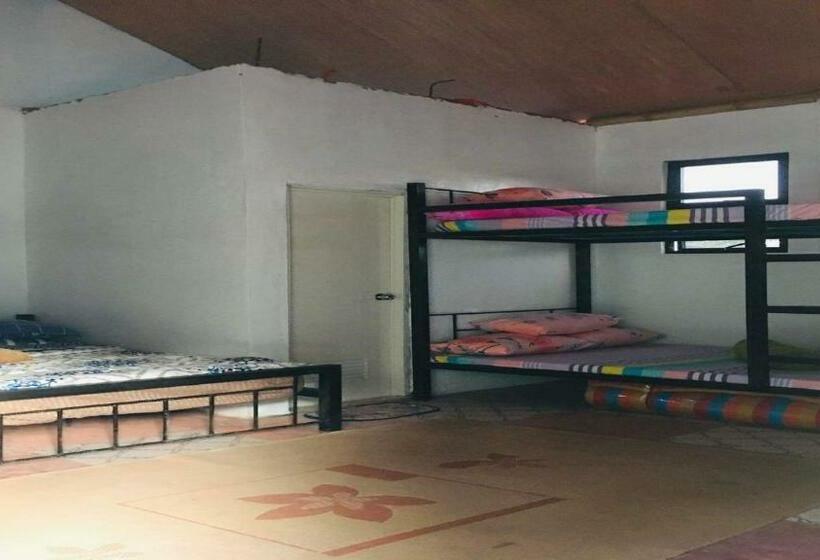 Otel Half Moon Village And Beach House