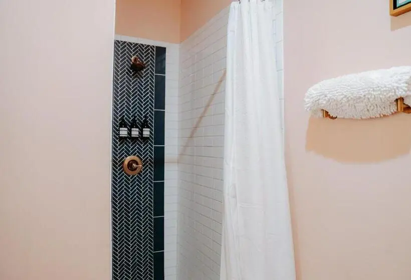 Hotelli The Pink Room At Emily S On The Island
