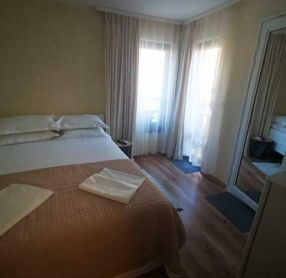 פנסיון Damaris