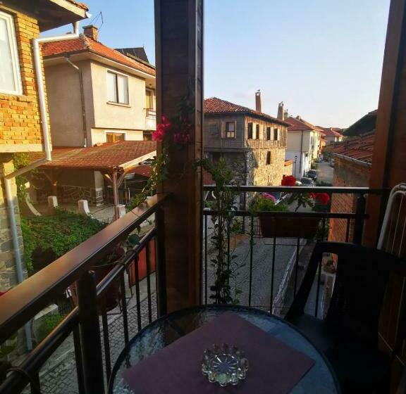 פנסיון Damaris