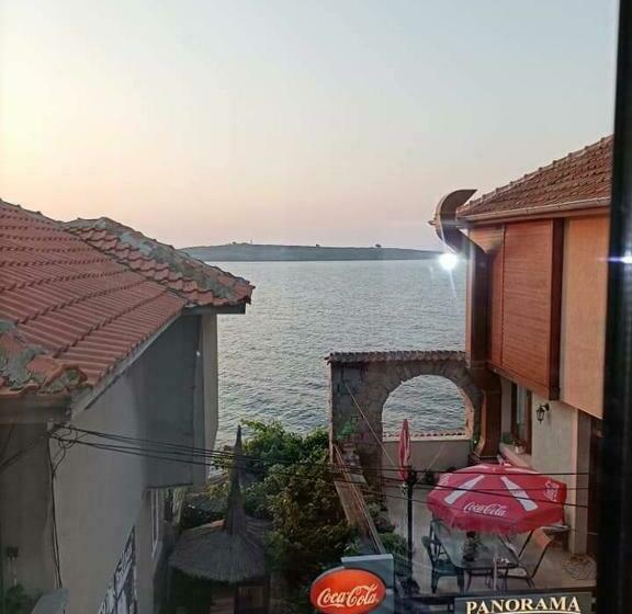 פנסיון Damaris