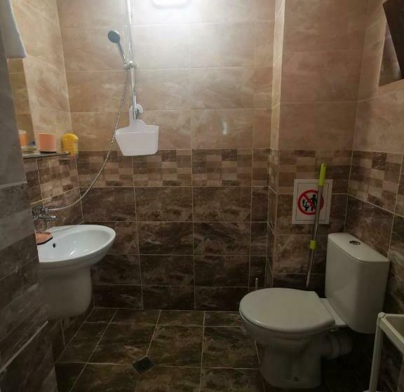 פנסיון Damaris