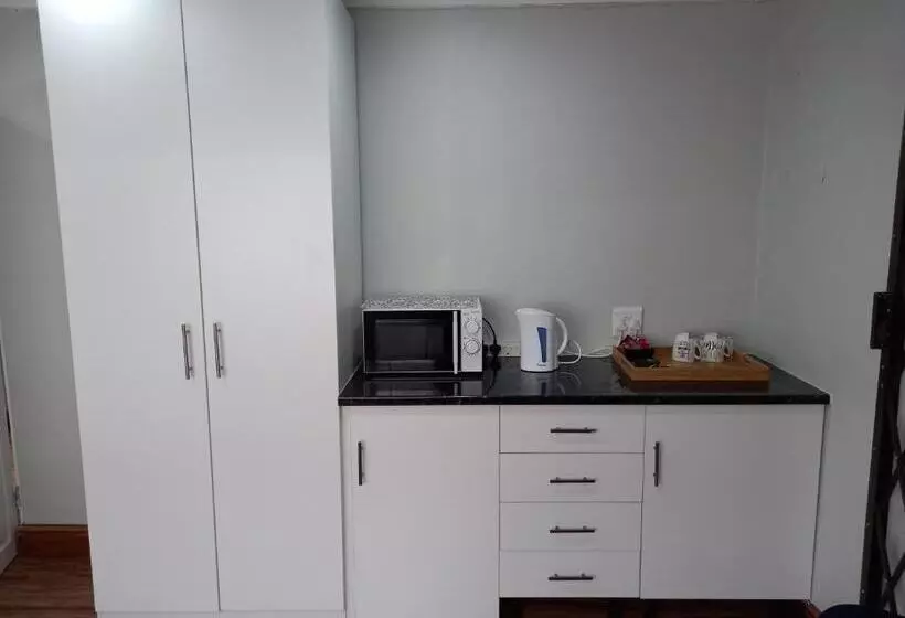 Majatalo Friendz Guesthouse