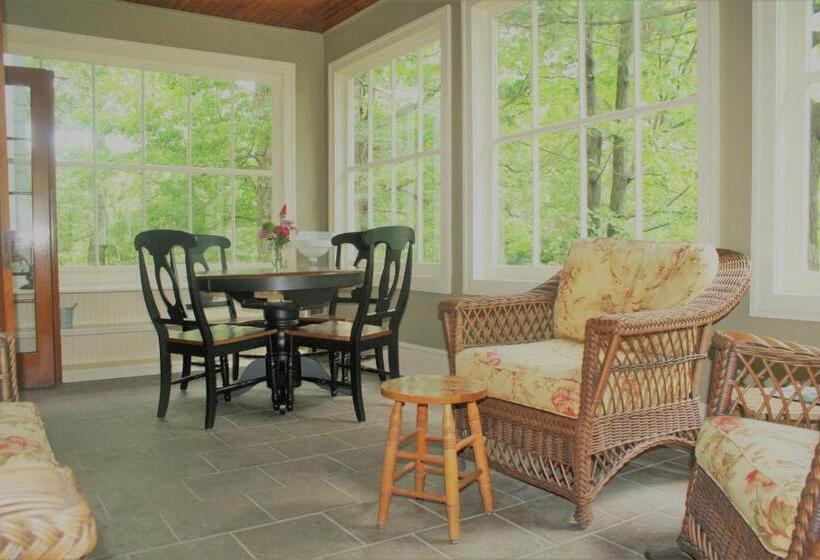 Franklin Manor Bed And Breakfast