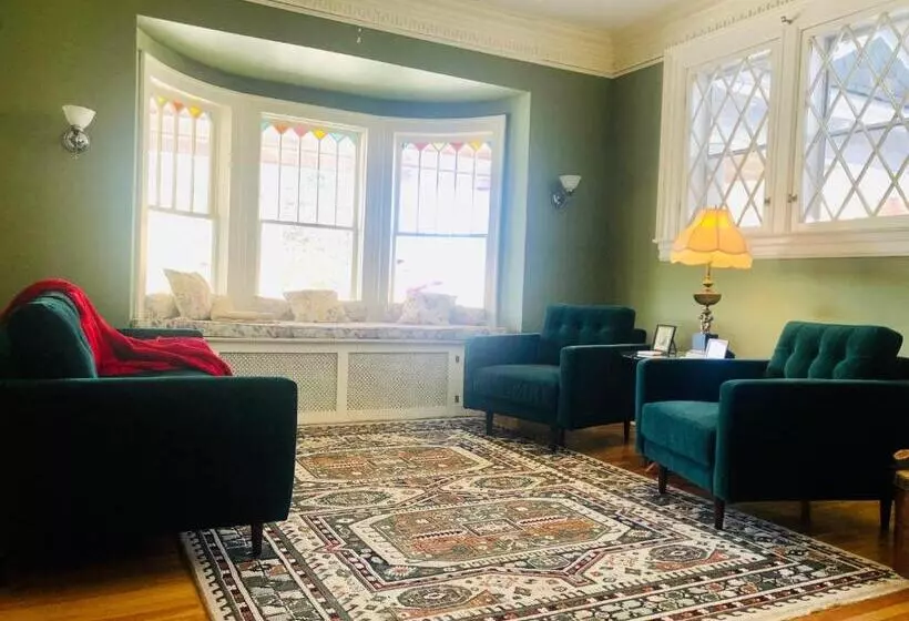 Franklin Manor Bed And Breakfast